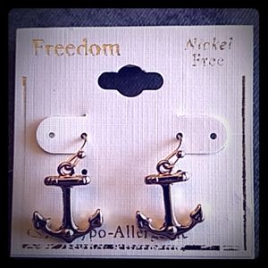 NWT - Gold Tone Anchor Earrings